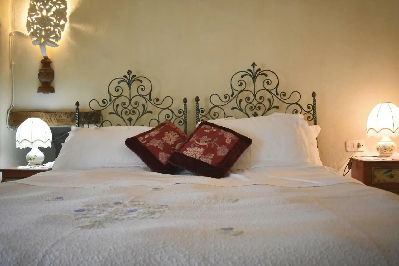 Castello Di Albereto Hotel Trarivi